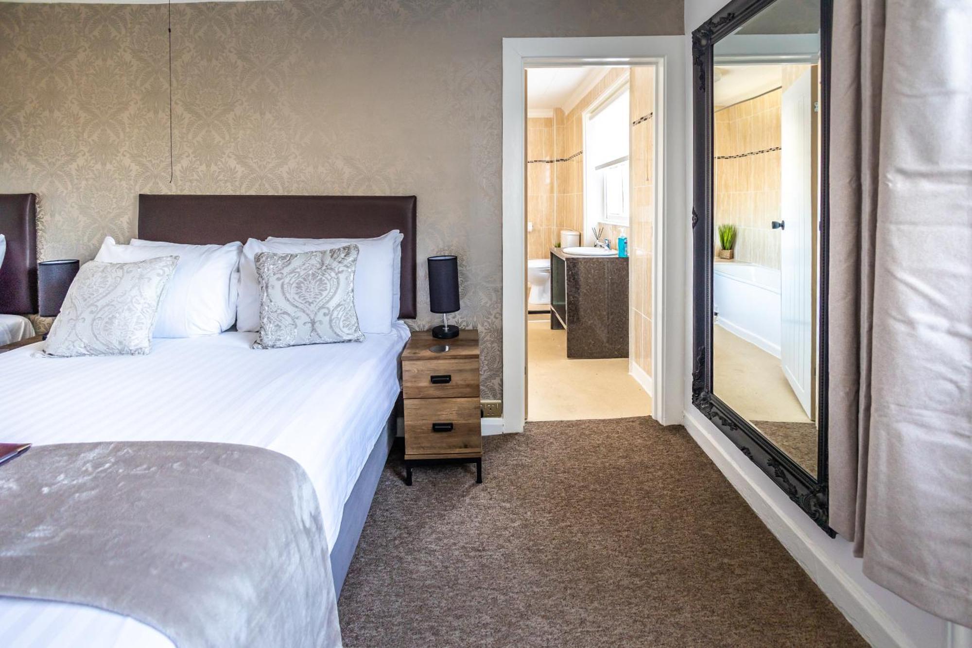 Triple Room with Garden View